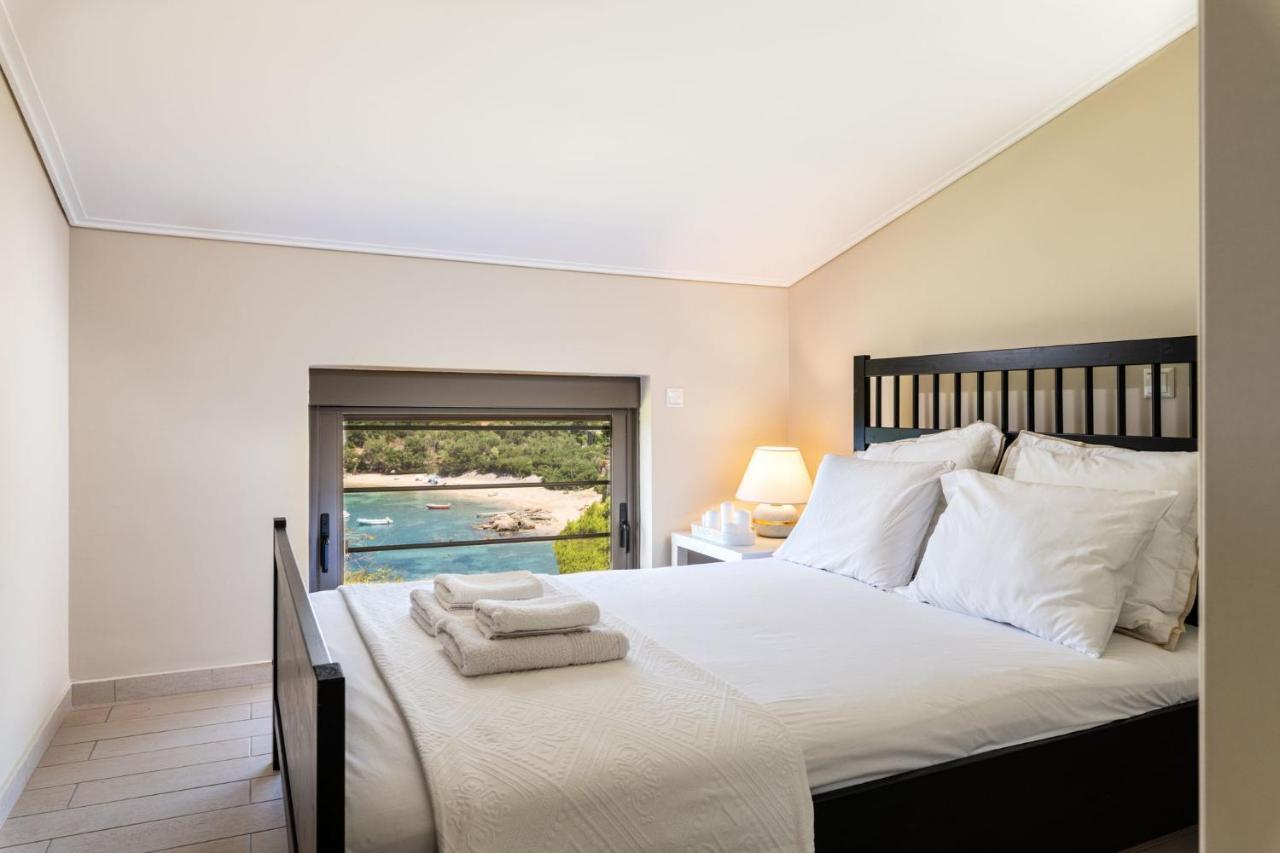 Villa Idyle - Beachfront Residence Tragána 외부 사진
